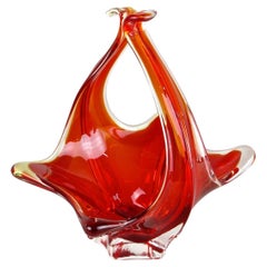 Korb/Schale aus rotem/bernsteinfarbenem Murano-Glas mit Griffen, Italien um 1960