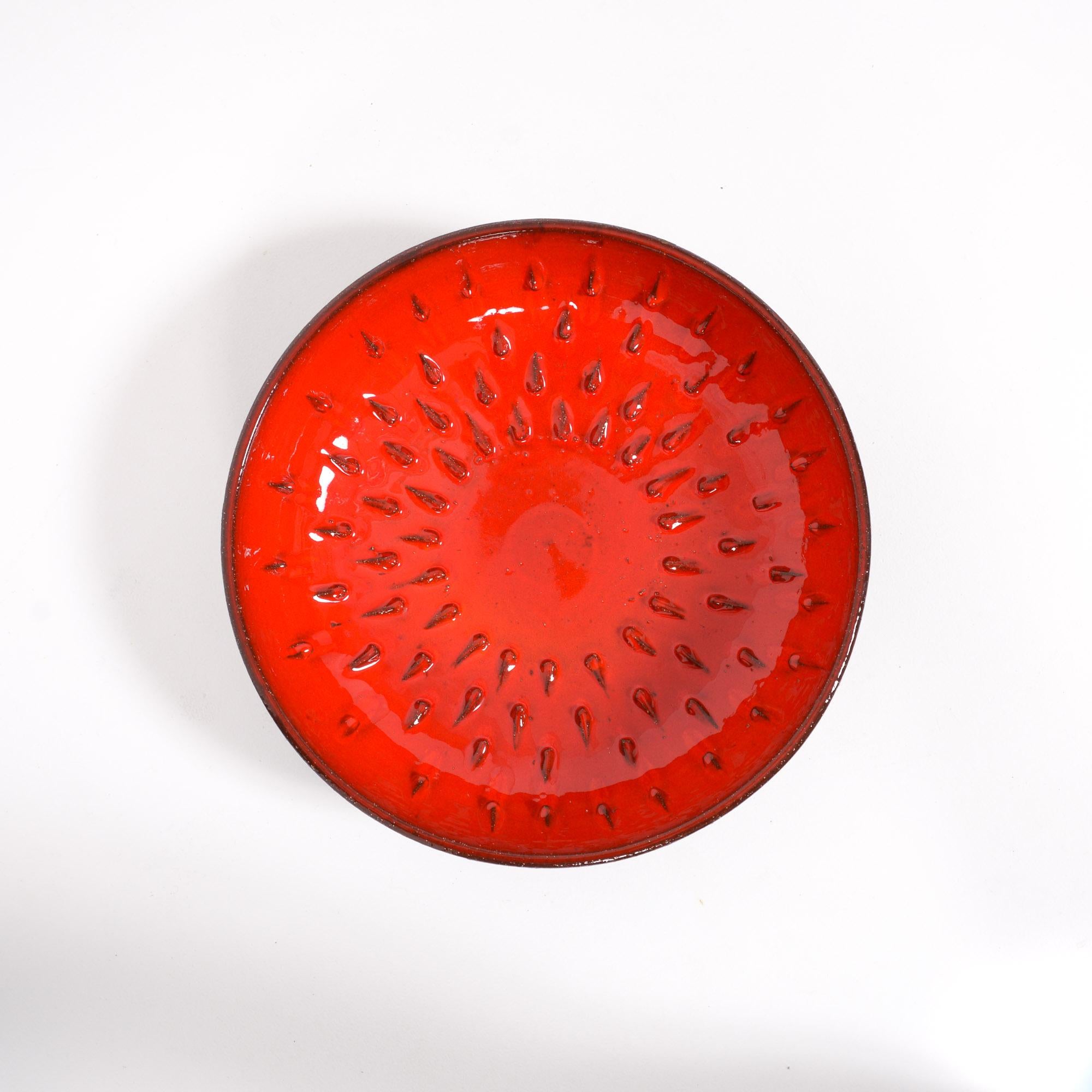 Red Amphora Bowl by Rogier Vandeweghe 1