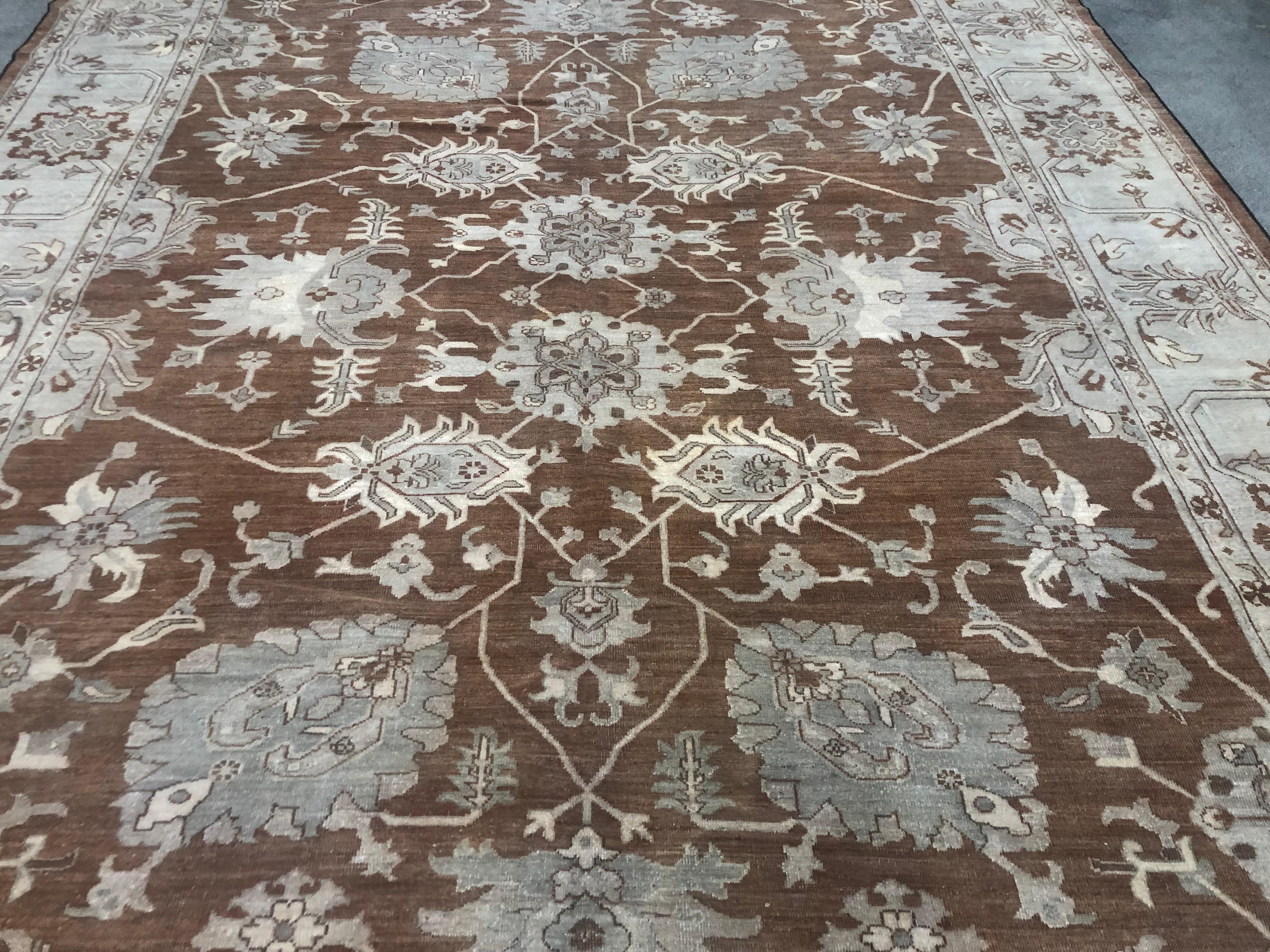Red and Beige Floral Rug In New Condition For Sale In Los Angeles, CA