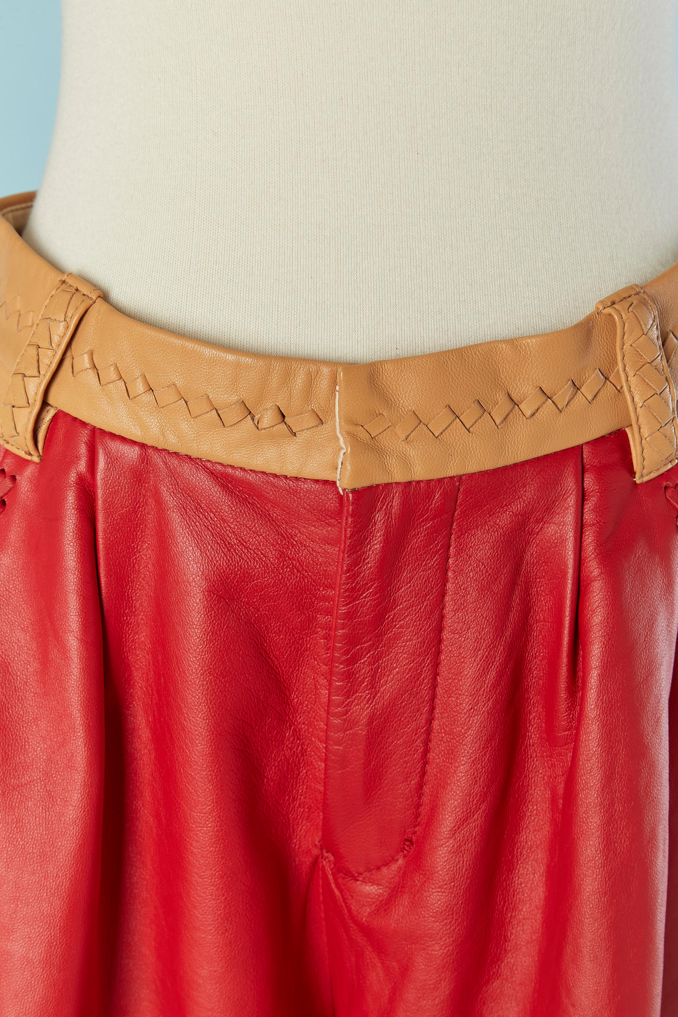 Rosso Pantaloncini in pelle rossa e beige con treccia sul bordo Tsumori Chisato in vendita