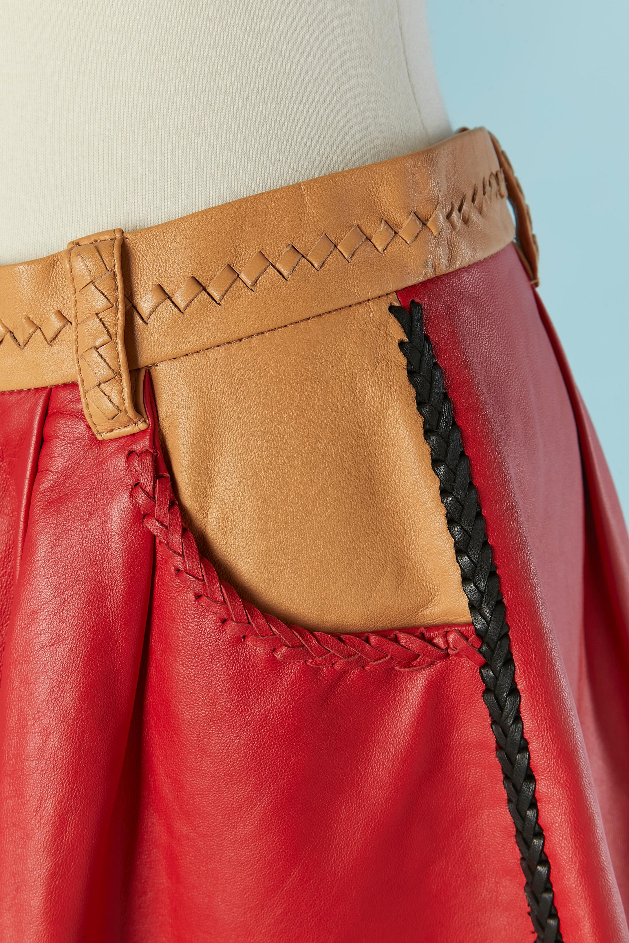 Pantaloncini in pelle rossa e beige con treccia sul bordo Tsumori Chisato In condizioni ottime in vendita a Saint-Ouen-Sur-Seine, FR