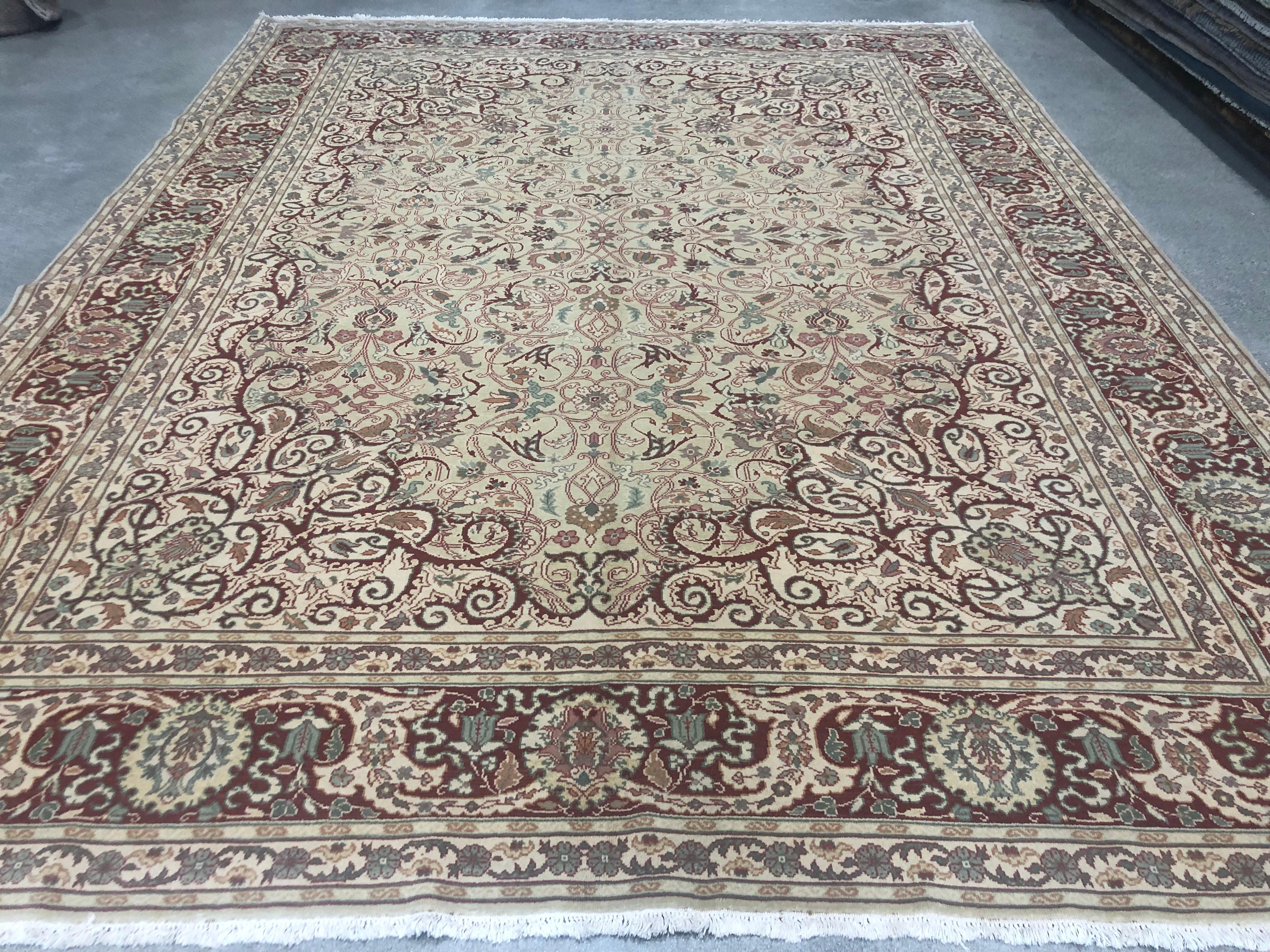 Red and Beige Sivas Rug In New Condition For Sale In Los Angeles, CA