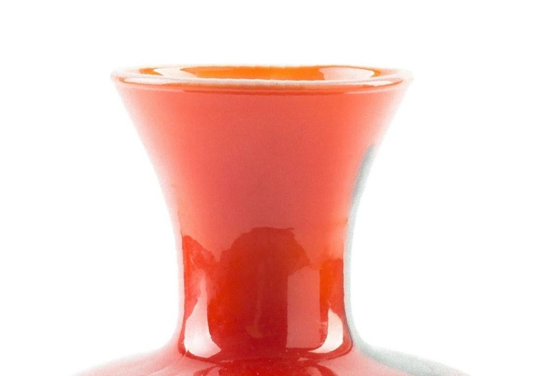Red and Black Glass Vase, Northern Europe, 1980s In condizioni buone in vendita a Roma, IT