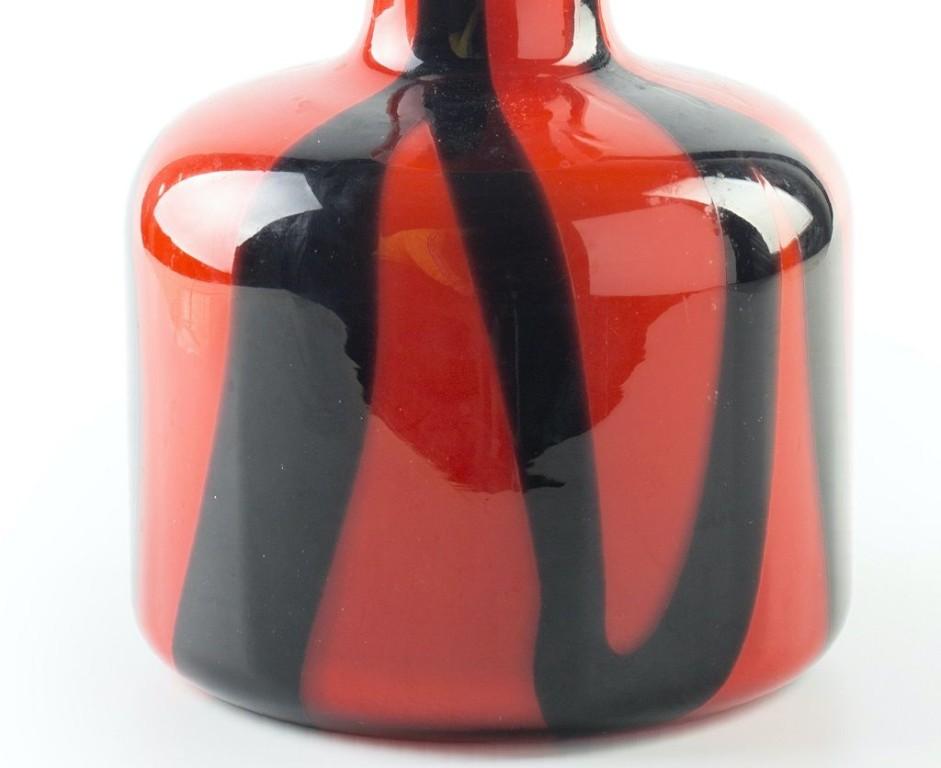 Vetro Red and Black Glass Vase, Northern Europe, 1980s in vendita