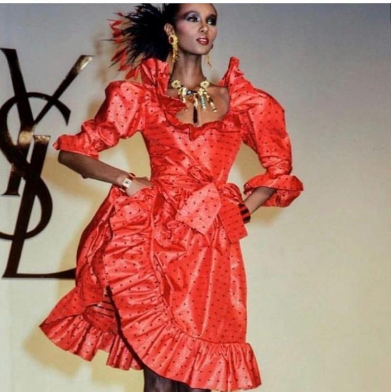 Red and black polka-dots dress Circa 1980 Saint Laurent Rive Gauche  For Sale 11