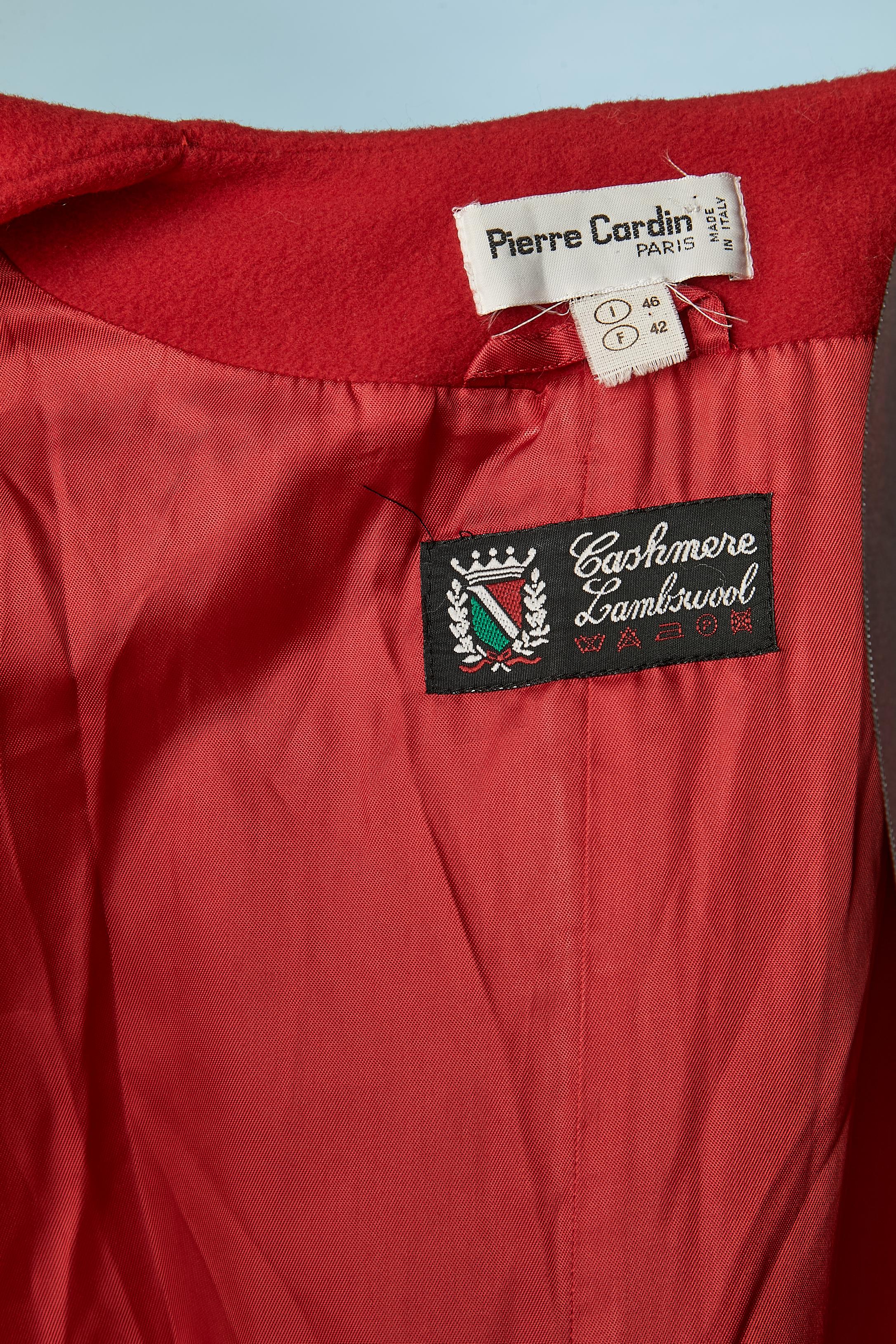 Manteau croisé en laine et cachemire rouge et noir Pierre Cardin Circa 1970's  en vente 3