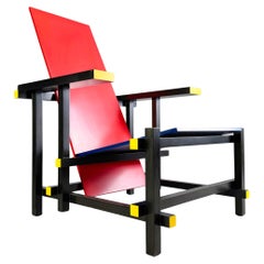 Red and Blue armchair Cassina Gerrit Rietveld Bauhaus