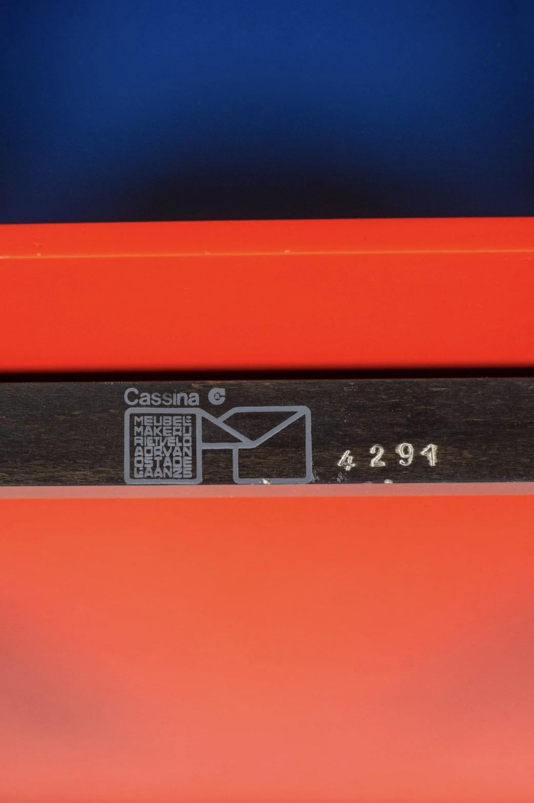 Chaise rouge et bleue de Gerrit Rietveld en vente 1