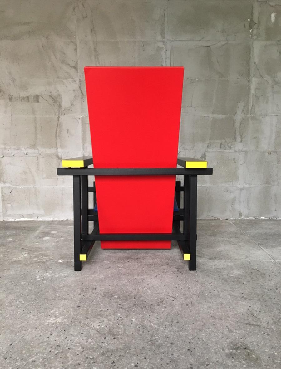 Red and Blue Chair by Gerrit Rietveld For Sale 7