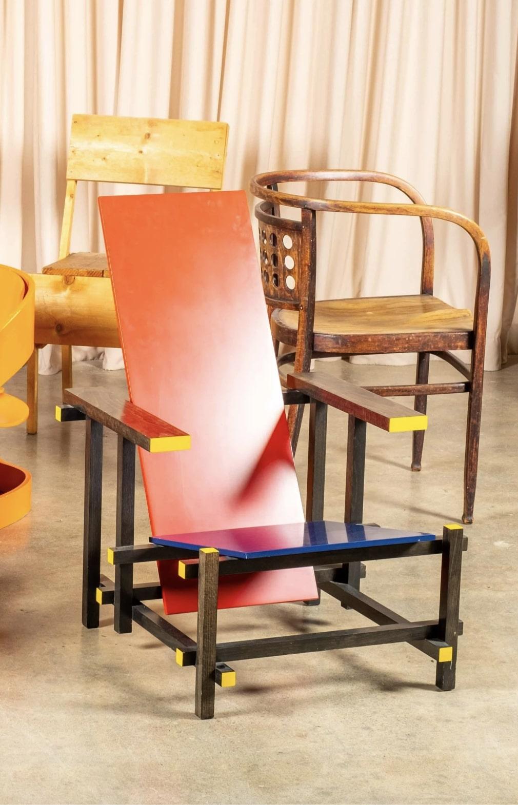 Conçue en 1918 par le designer néerlandais Gerrit Rietveld, la 