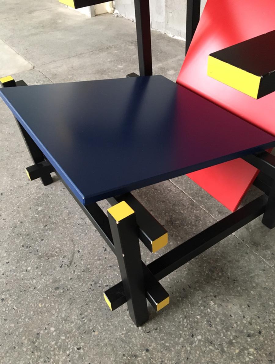 Red and Blue Chair by Gerrit Rietveld In Good Condition For Sale In Sofia, BG