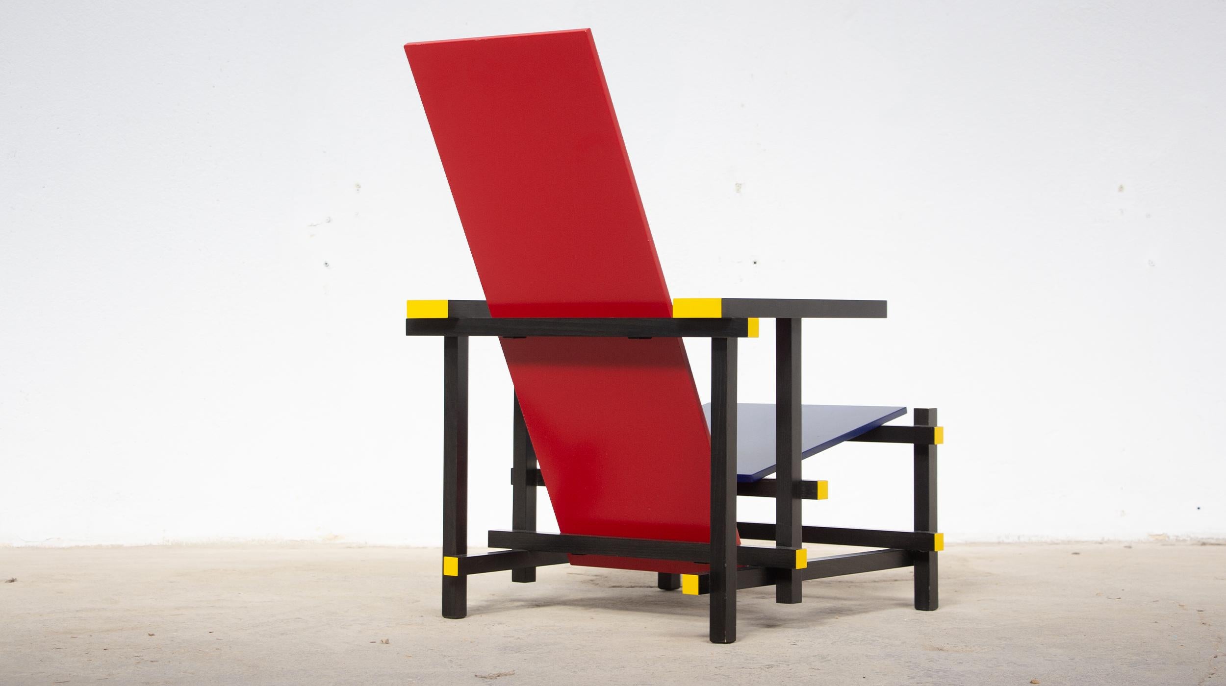Dutch Red and blue chair Gerrit Rietveld for Cassina For Sale