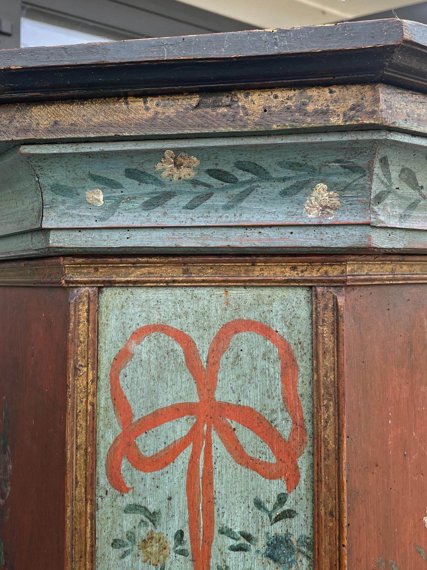Red and Blue FLoral Painted Cupboard - 1793 in vendita 2