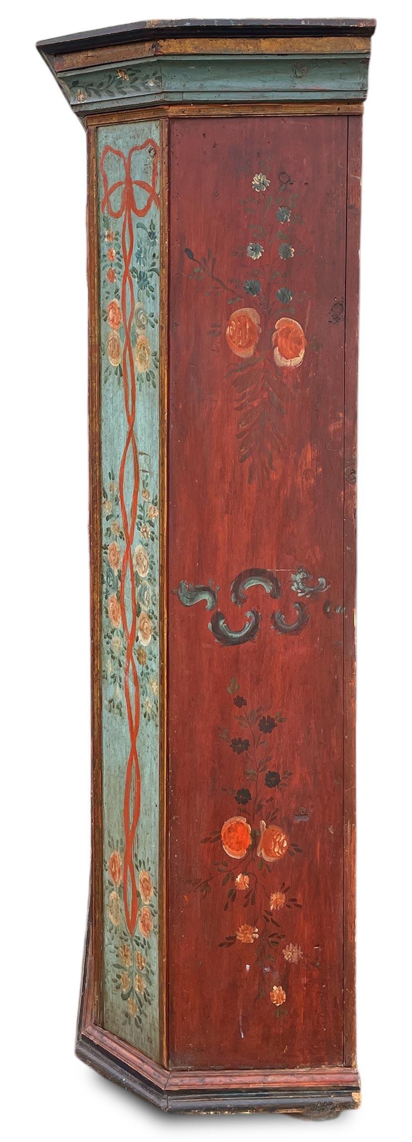 Dipinto Red and Blue FLoral Painted Cupboard - 1793 in vendita