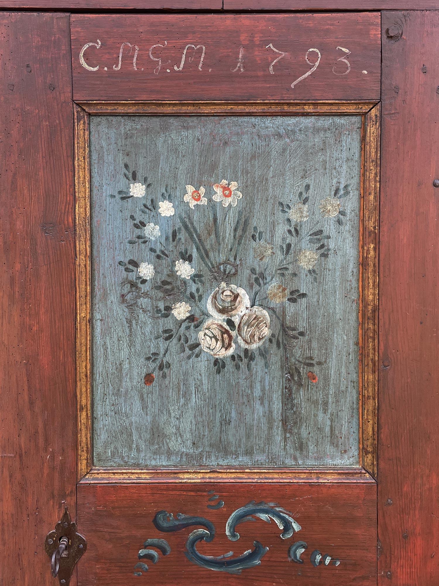Abete Red and Blue FLoral Painted Cupboard - 1793 in vendita