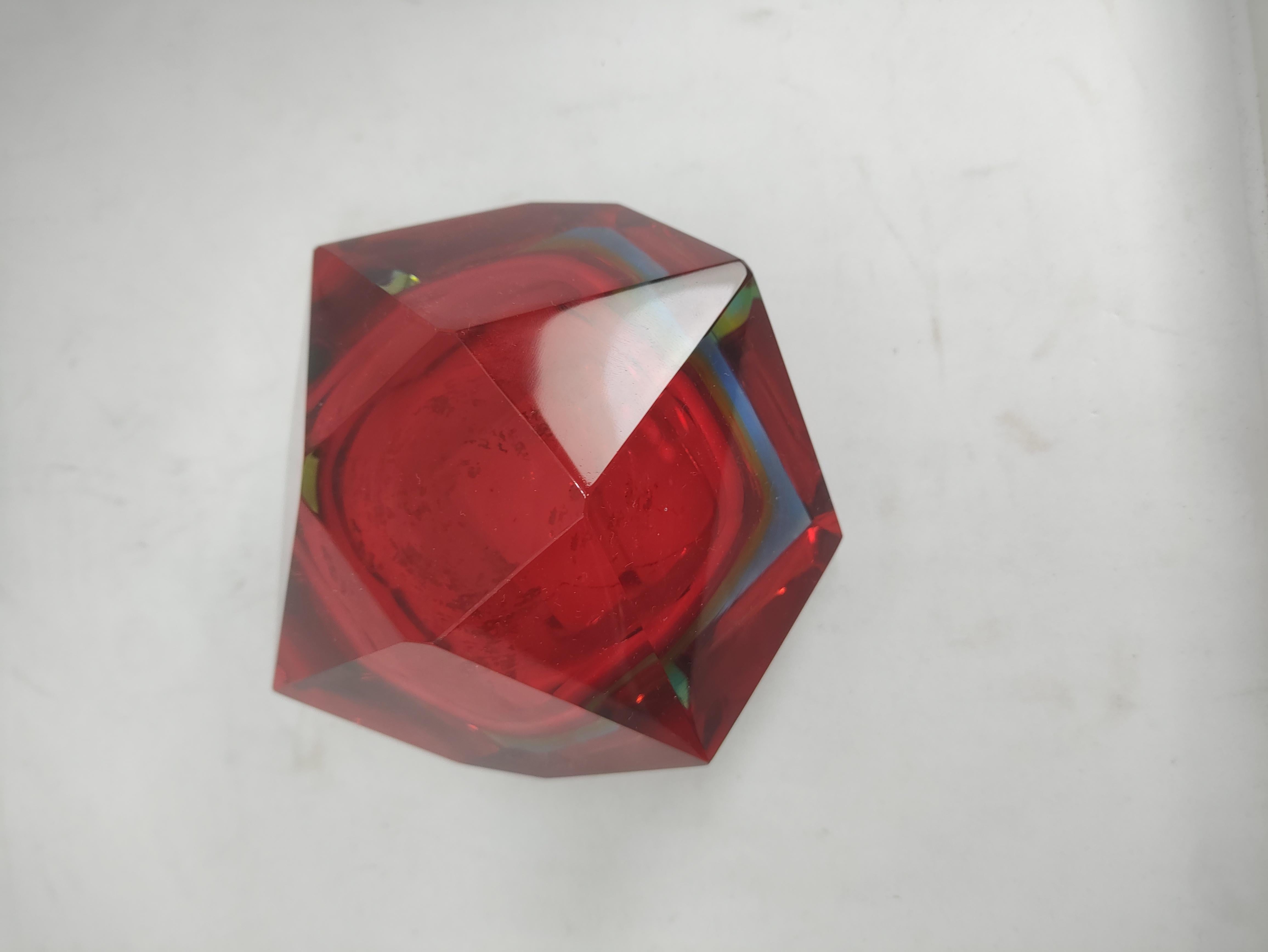 Cenicero de Murano rojo y azul de los años 60 Italiano en venta