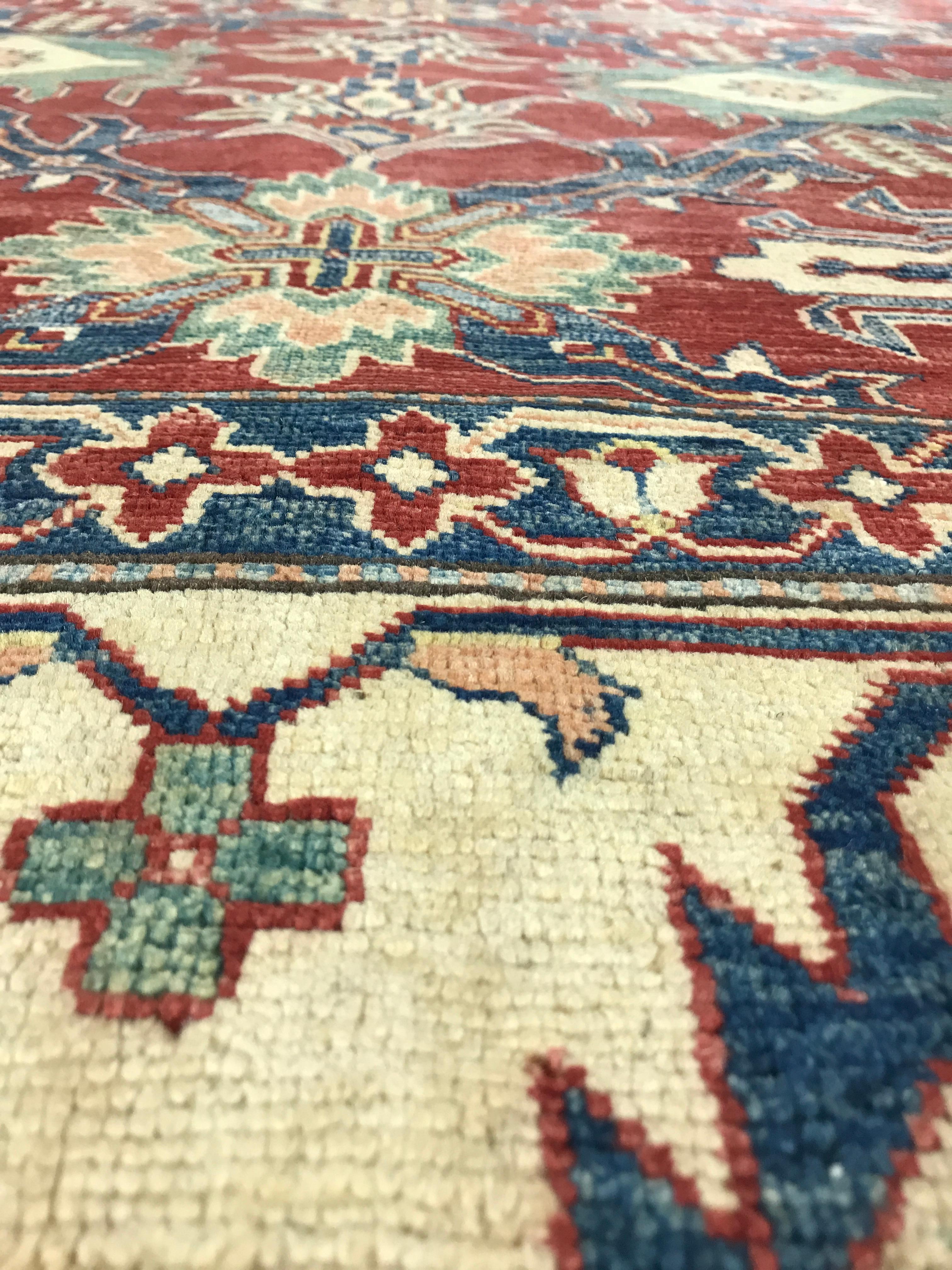 Red and Blue Traditional Wool Area Rug In New Condition For Sale In Los Angeles, CA