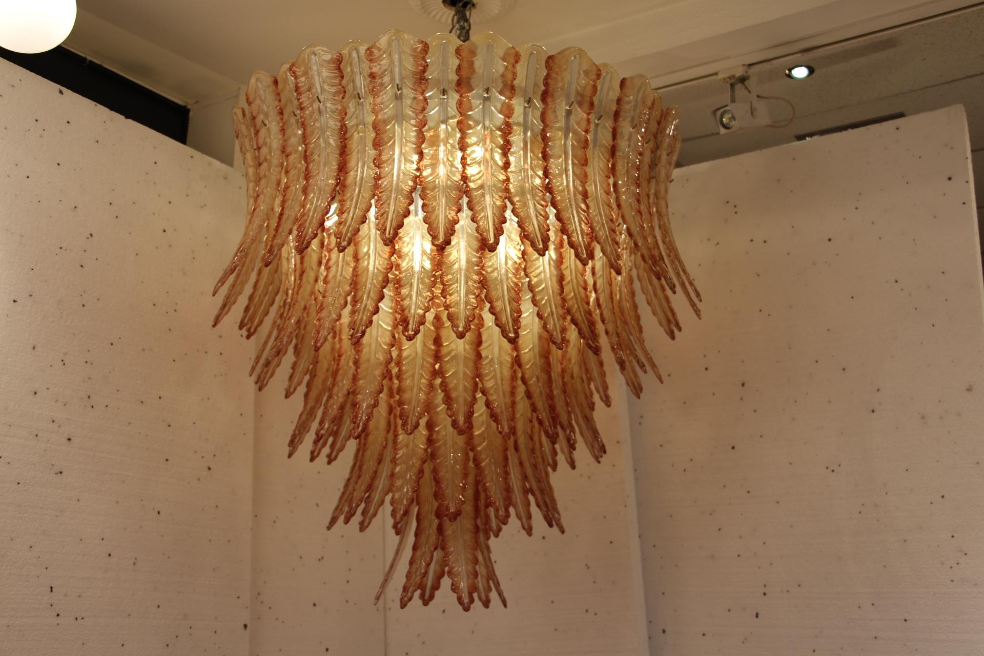 Red and Champagne Italian Murano Five-Tier Glass Chandelier In Excellent Condition For Sale In Saint-Ouen, FR