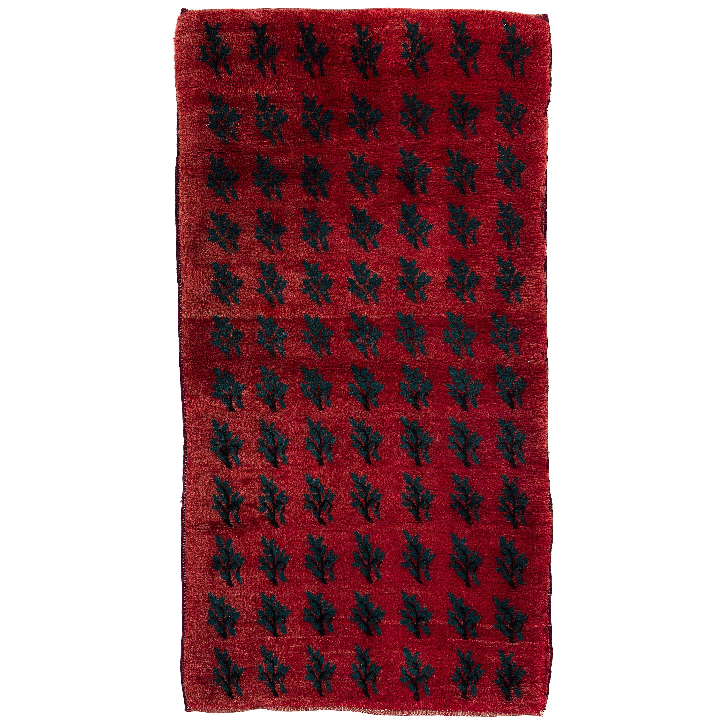 Alfombra Konya Vintage de 3,5x6,7 pies. Ricos colores rojo y verde. 100% Lana de cordero suave