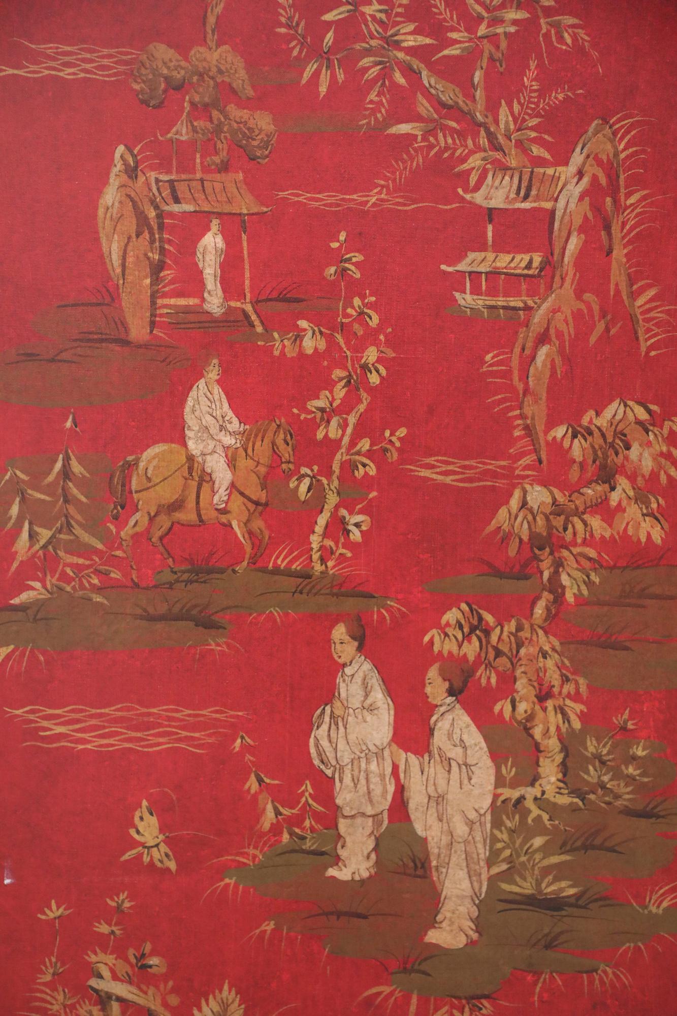 Red and Gold Chinoiserie Three Panel Screen For Sale 4