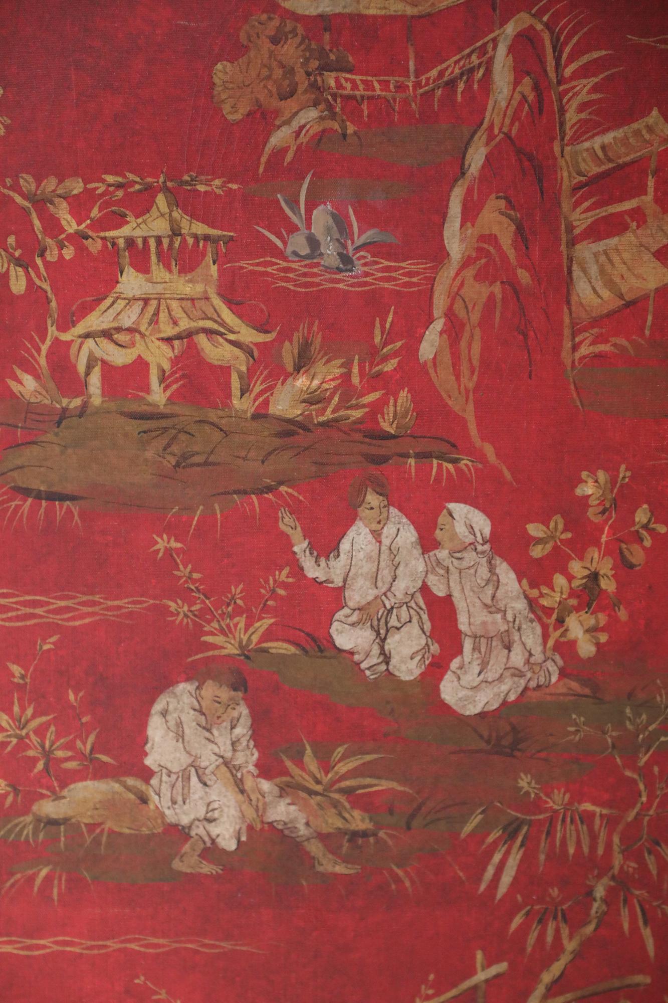 Red and Gold Chinoiserie Three Panel Screen For Sale 2