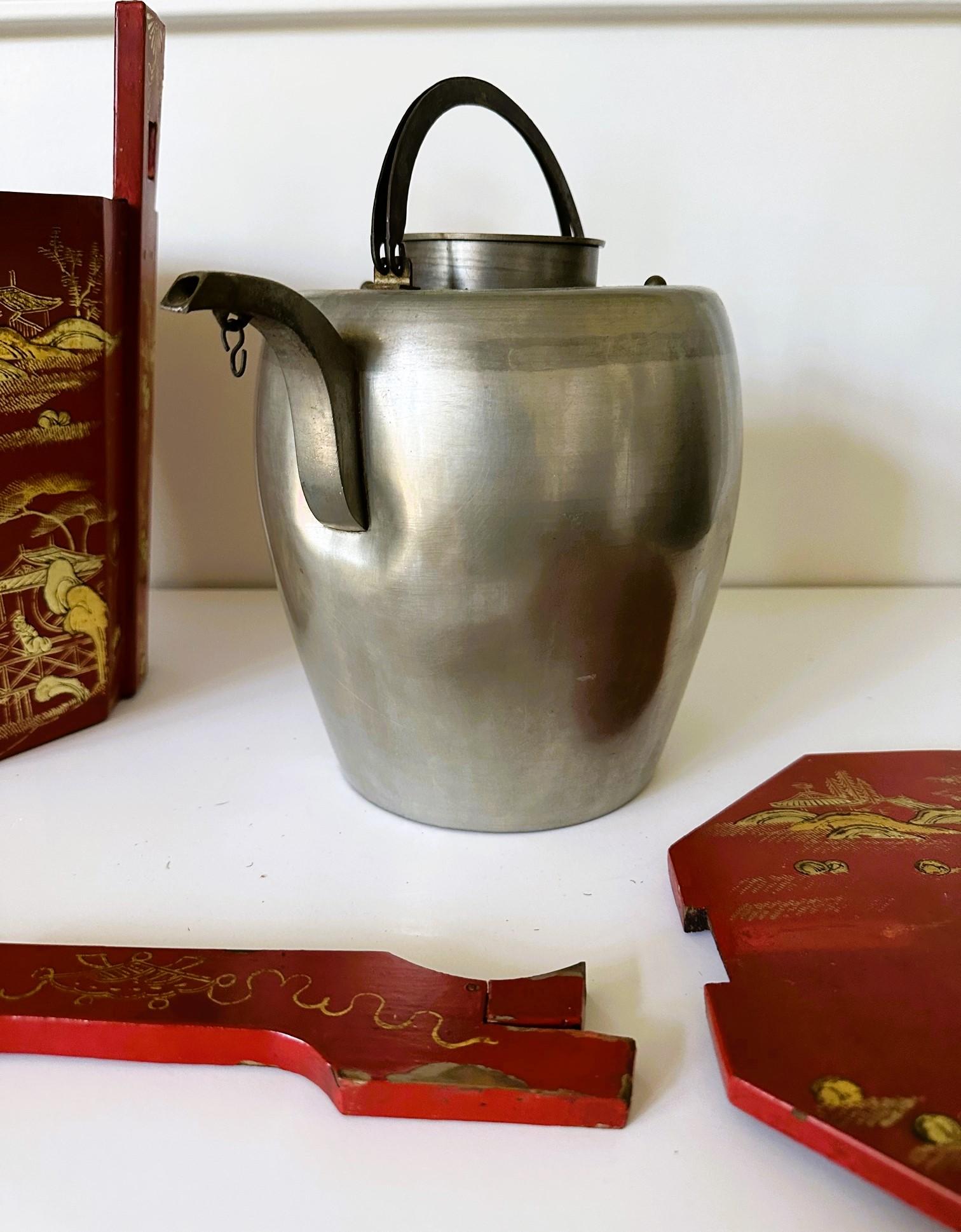 Red and Gold Lacquer Portable Tea Bucket and Cover Ryukyu Kingdom Okinawa In Fair Condition For Sale In Atlanta, GA