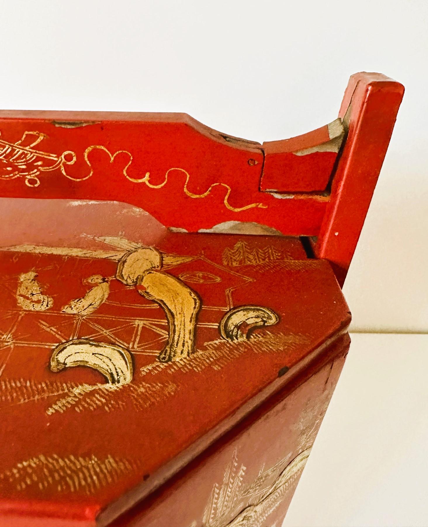 19th Century Red and Gold Lacquer Portable Tea Bucket and Cover Ryukyu Kingdom Okinawa For Sale
