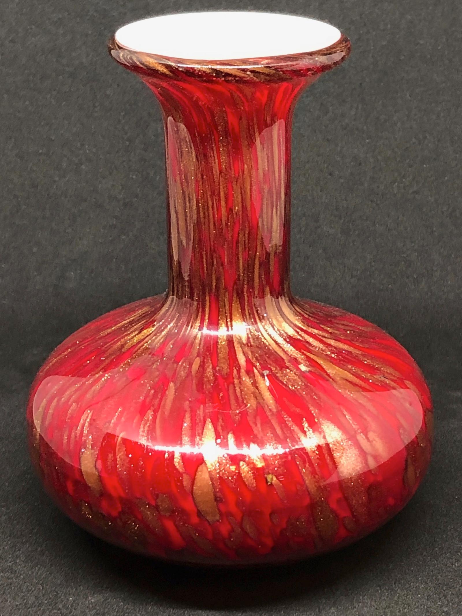 Mid-Century Modern Red and Gold Murano Glass Vase by Barovier and Toso Cordonato D'Oro For Sale