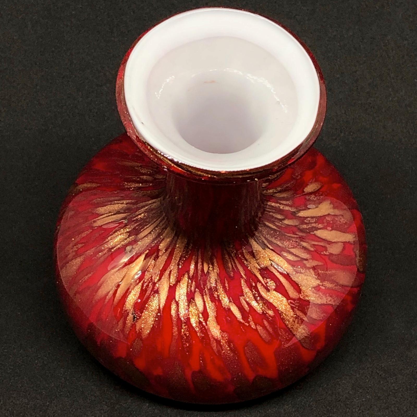 Hand-Crafted Red and Gold Murano Glass Vase by Barovier and Toso Cordonato D'Oro For Sale