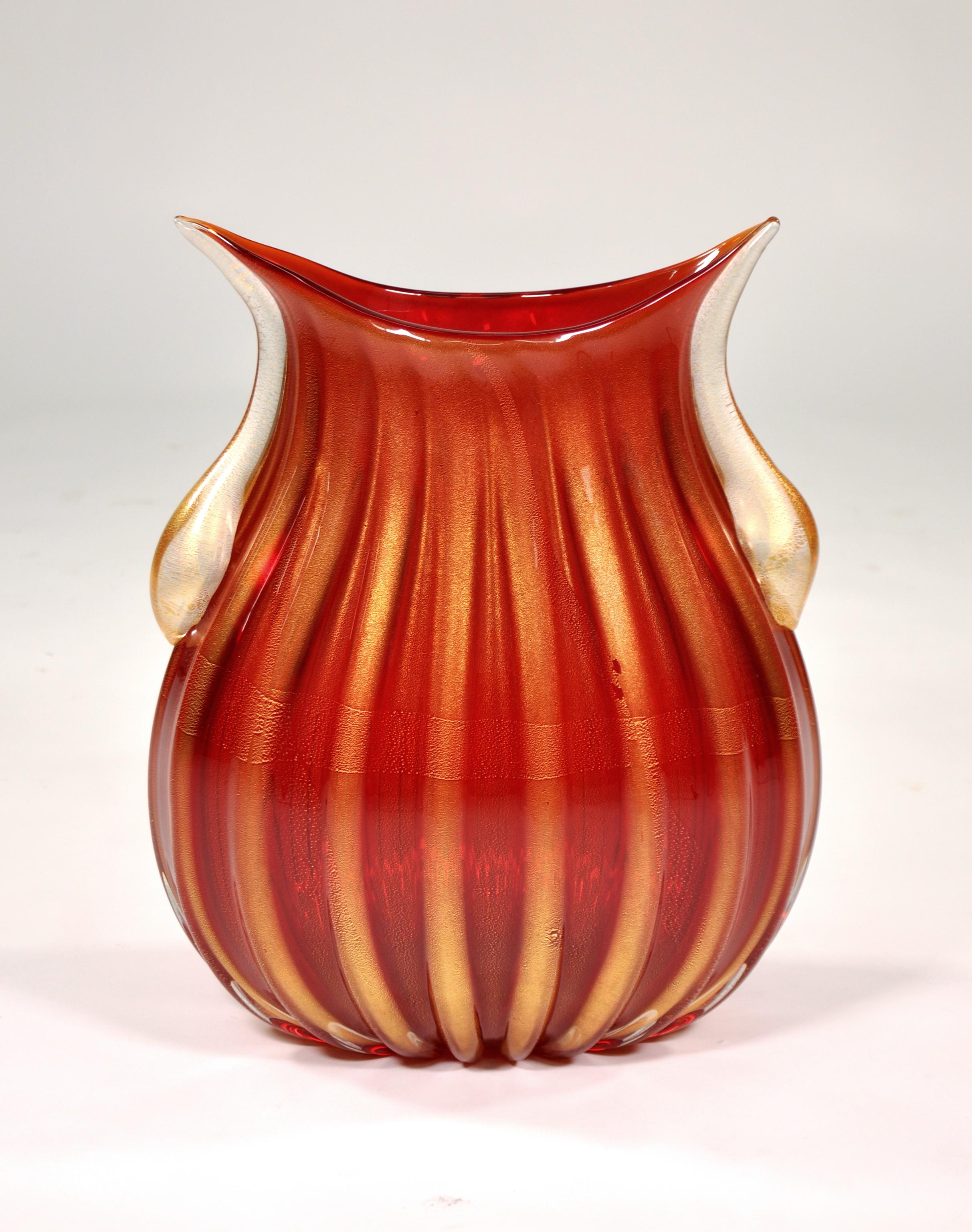 Large Pino Signoretto Red and Gold Murano Glass Vase, 1960s In Good Condition For Sale In Miami, FL