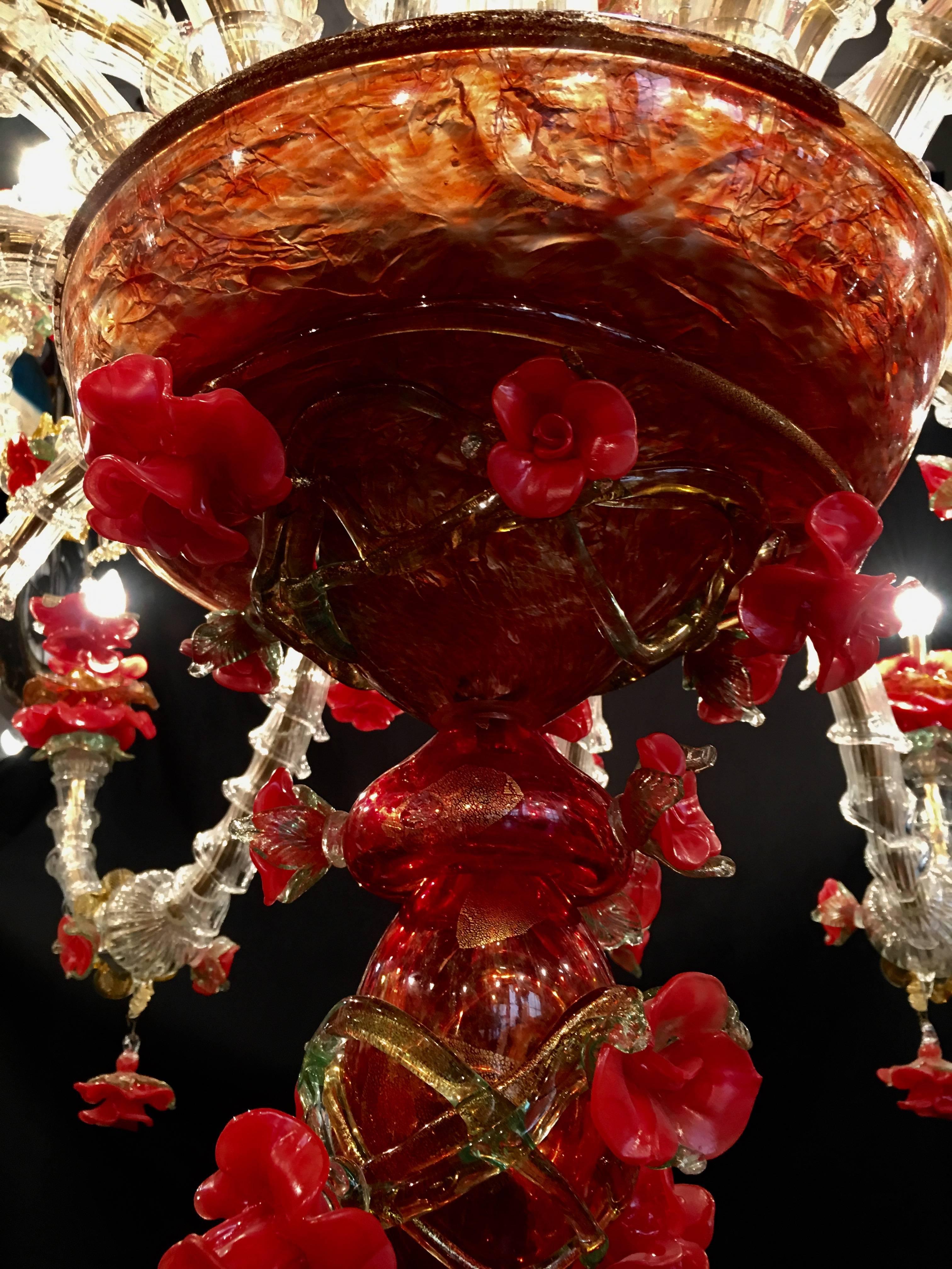 Red and Gold Sumptuous Murano Glass Chandelier, 1980s For Sale 1