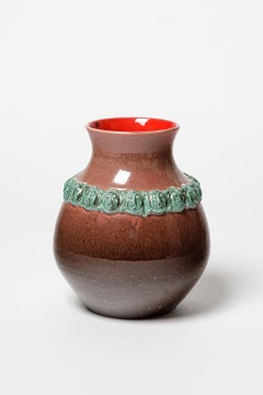 Red and green 20th century design ceramic vase by Accolay Auxerre potiers 1950