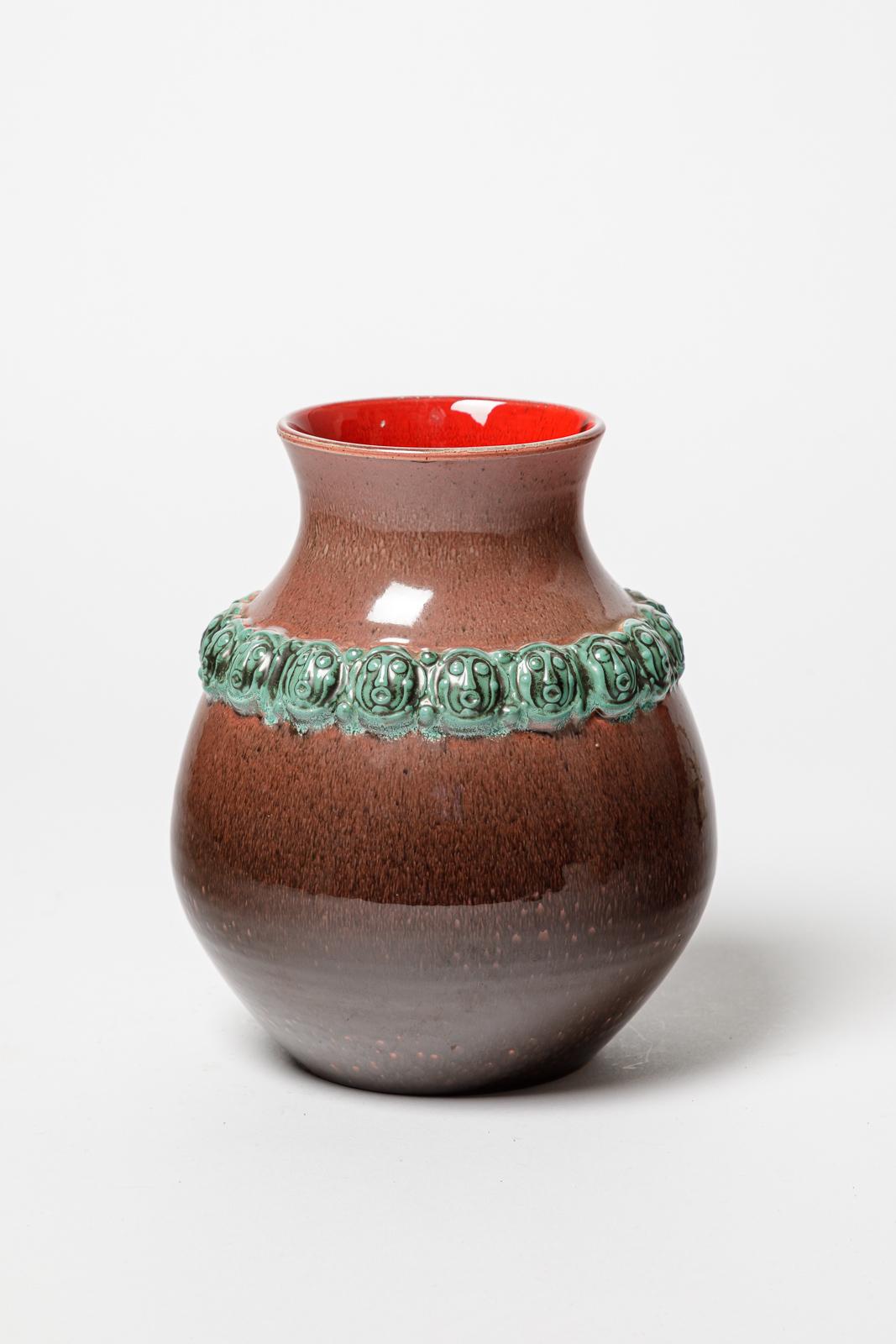 Français Vase en céramique rouge et vert design du 20ème siècle par Accolay Auxerre potiers 1950 en vente