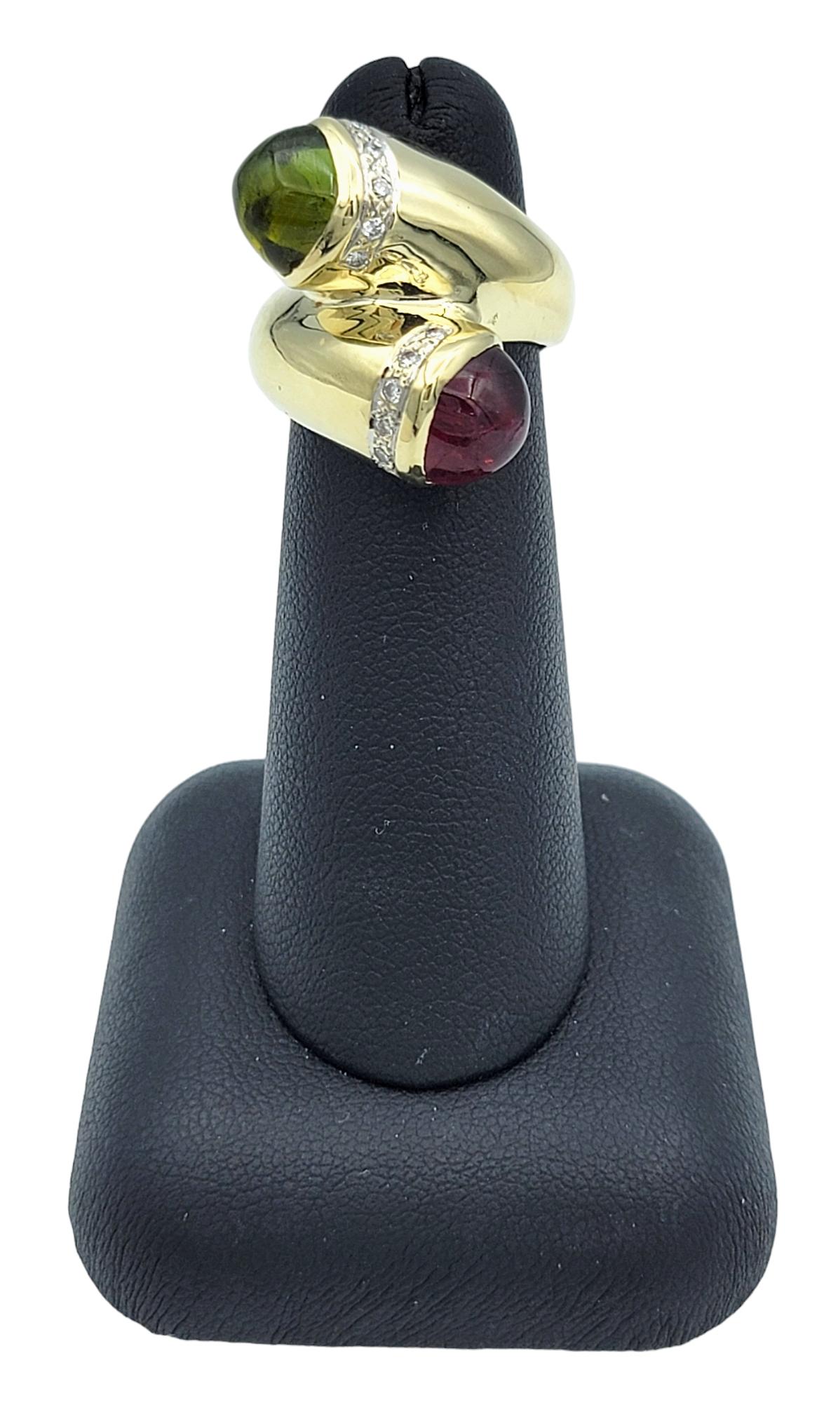Bypass-Ring aus 14 Karat Gelbgold mit rotem und grünem Cabochon-Turmalin und Diamanten im Angebot 4