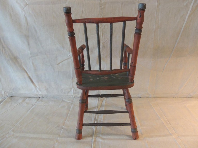 Red and Green Folk Art Painted Wood Child Armchair In Good Condition For Sale In Oakland Park, FL