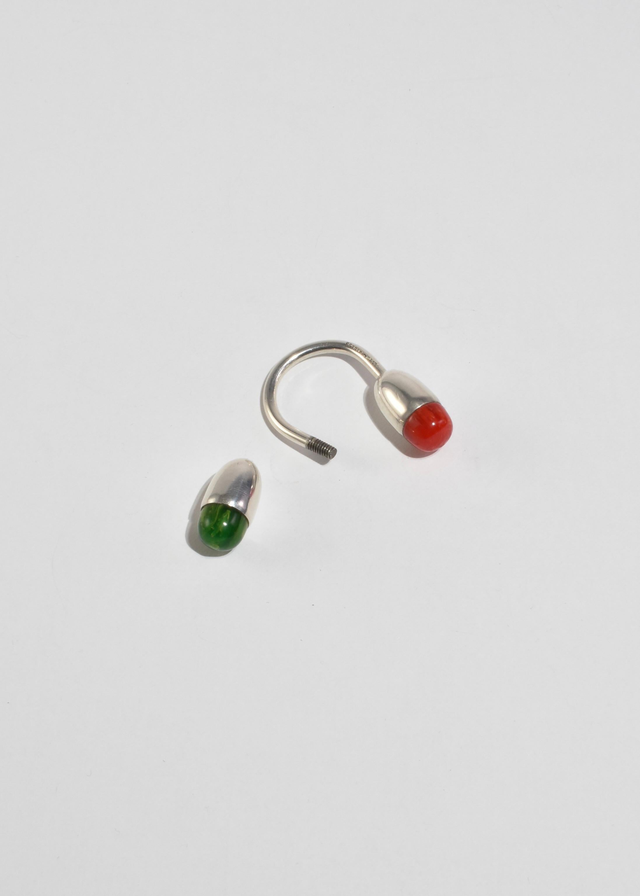 Red and Green Key Ring In Good Condition For Sale In Richmond, VA