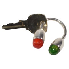 Anello portachiavi rosso e verde