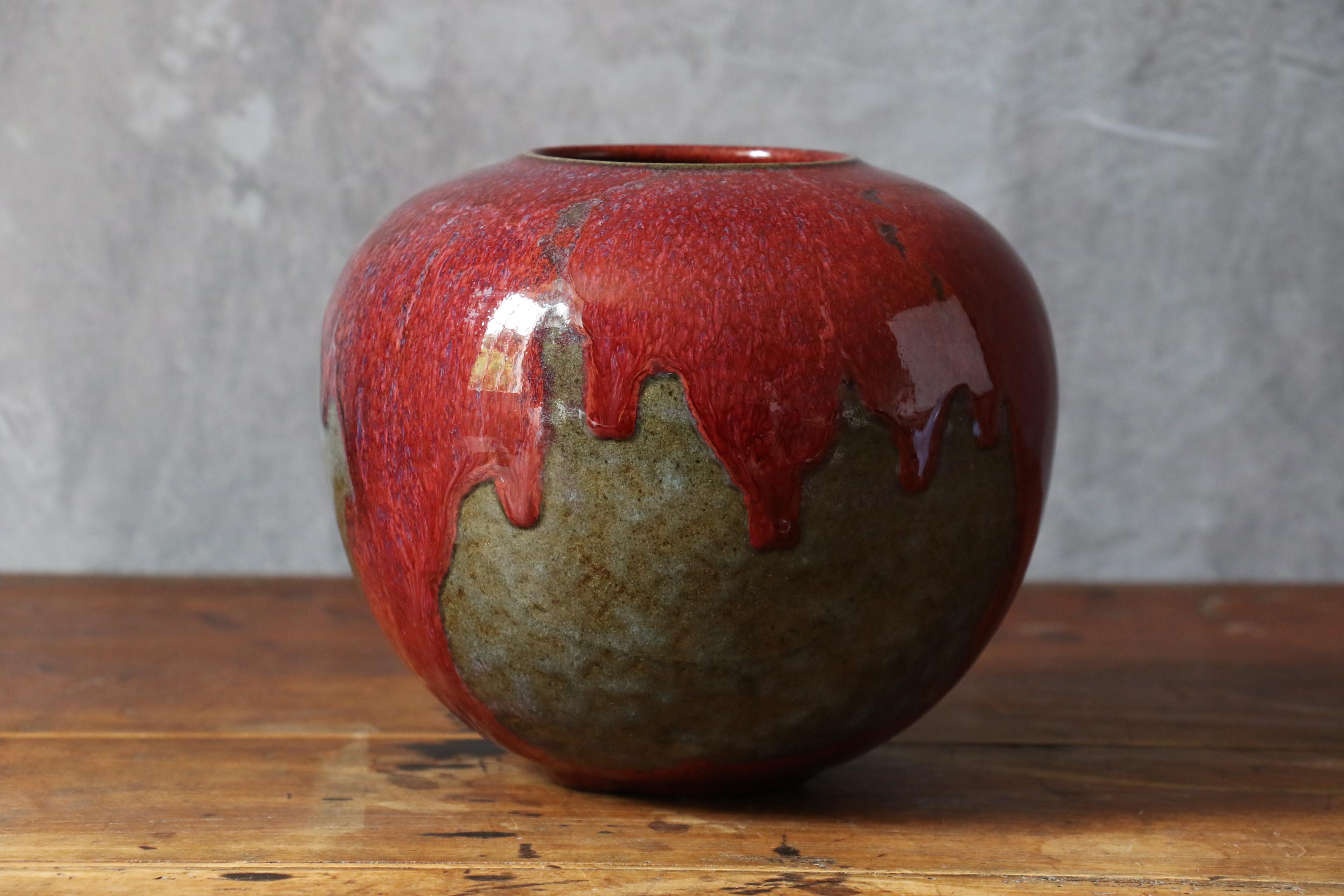 Red and grey ceramic vase by the french ceramist Marc Uzan, Midcentury Modern For Sale 3