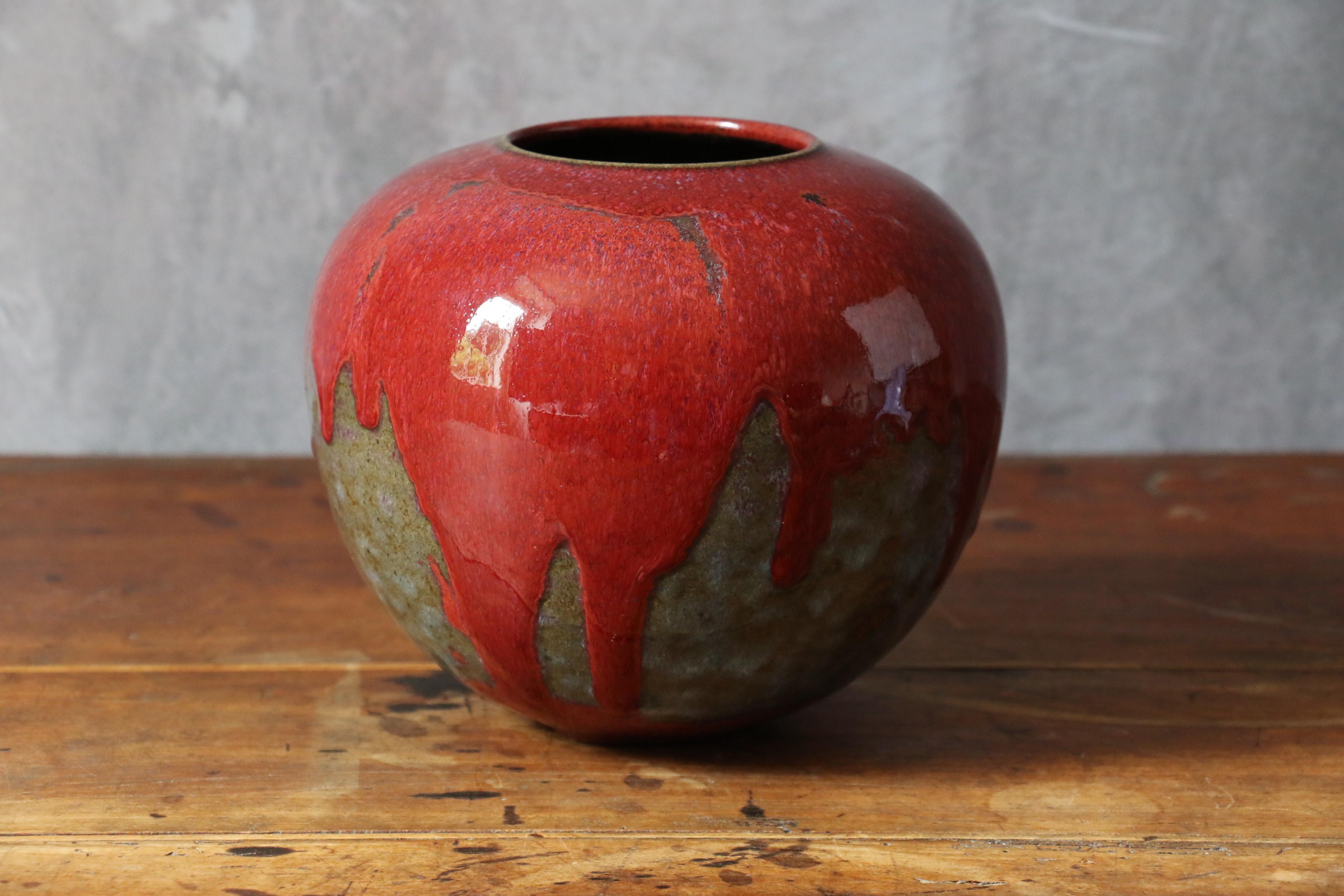 Red and grey ceramic vase by the french ceramist Marc Uzan, Midcentury Modern For Sale 7