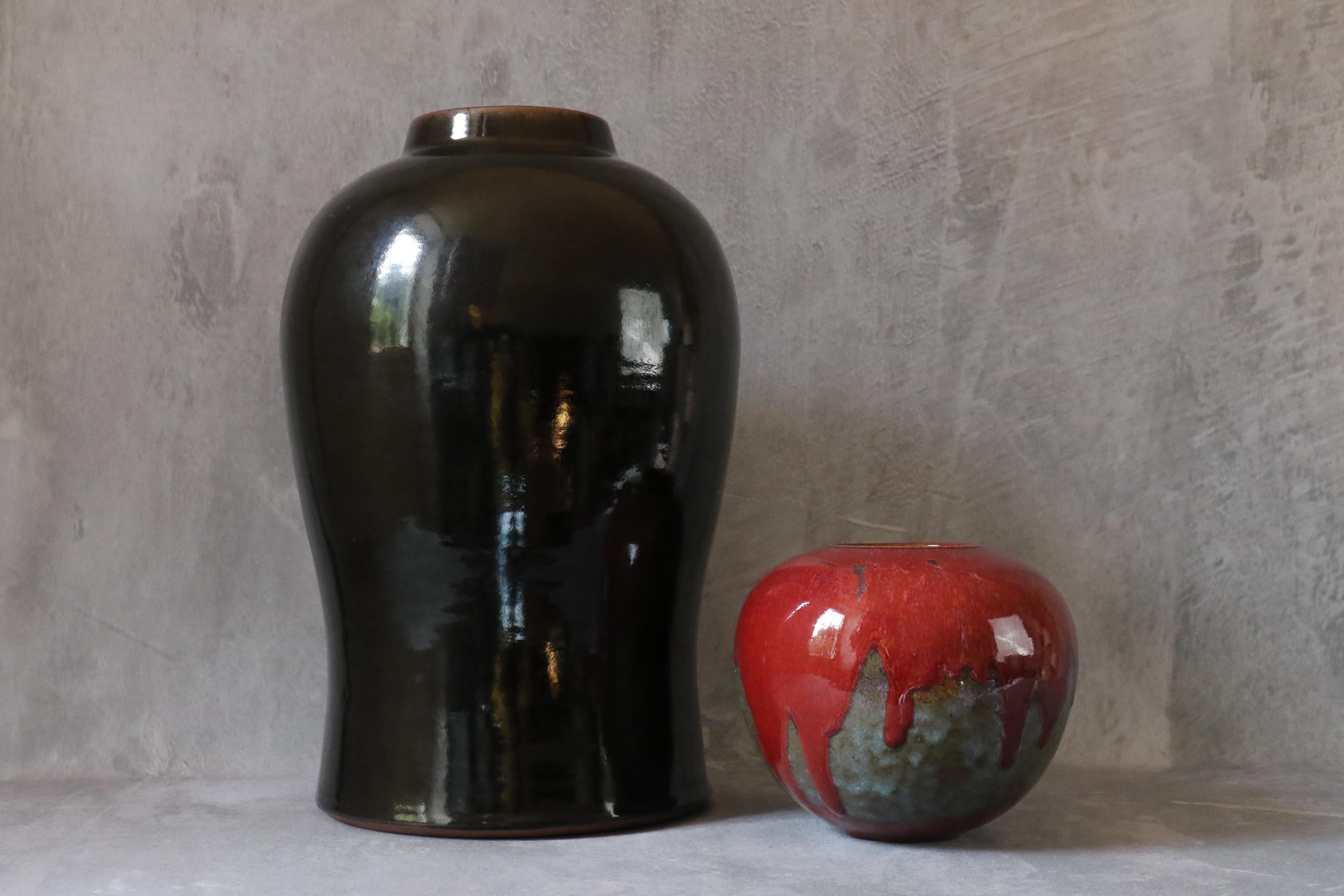 Red and grey ceramic vase by the french ceramist Marc Uzan, Midcentury Modern For Sale 9