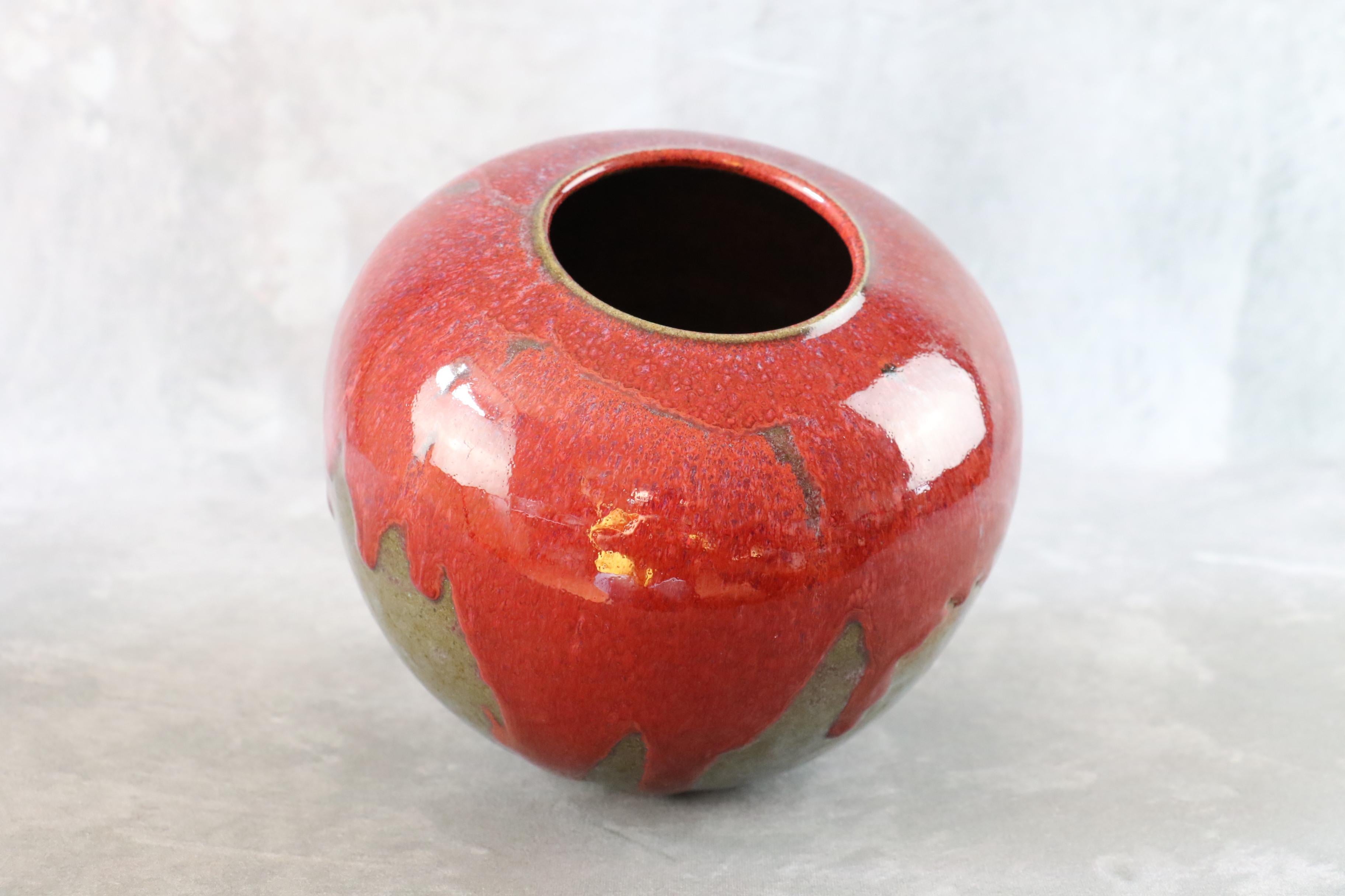Hand-Crafted Red and grey ceramic vase by the french ceramist Marc Uzan, Midcentury Modern For Sale