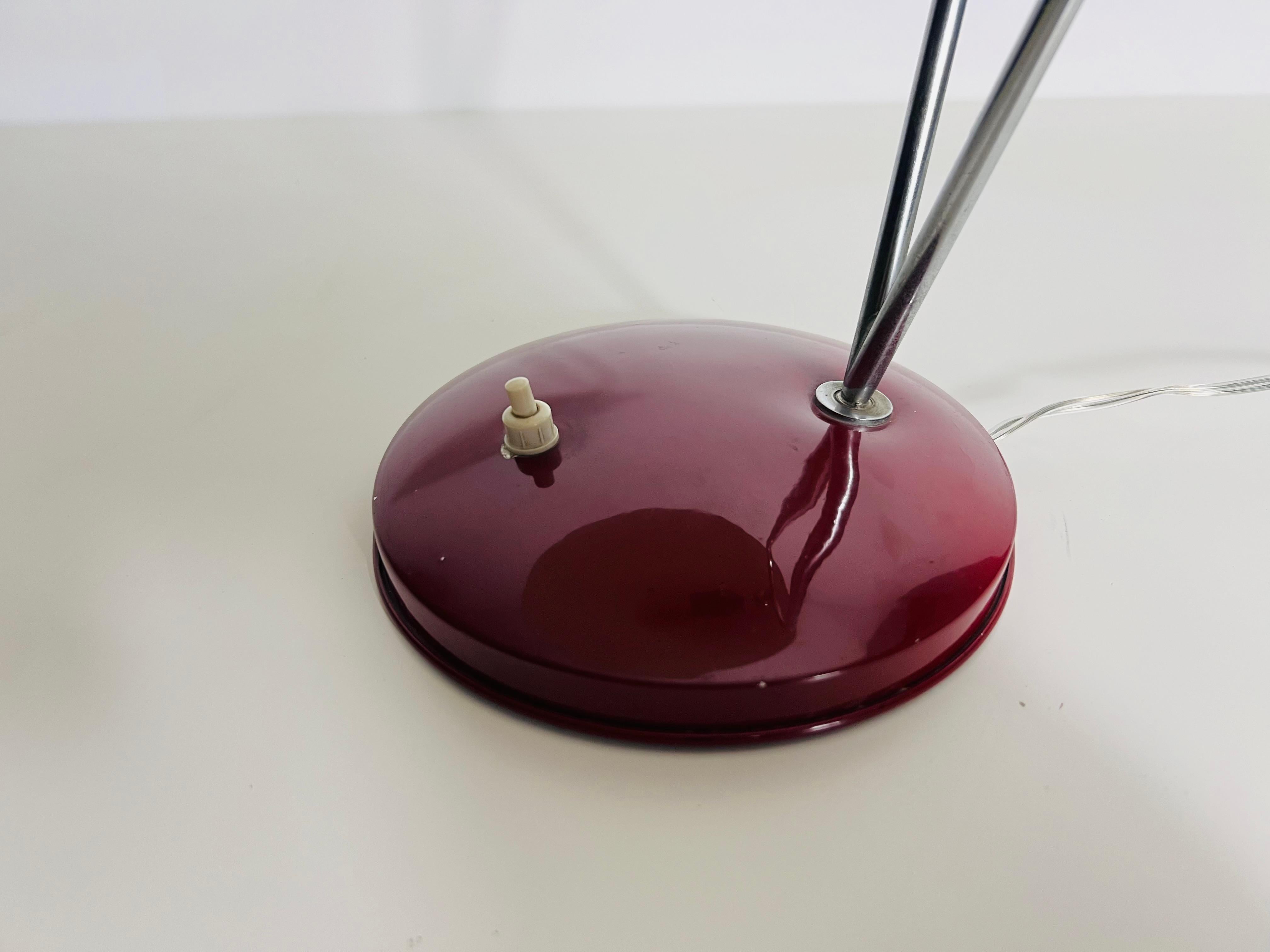 Red and Metal Table Lamp, 1960s, Italy For Sale 4