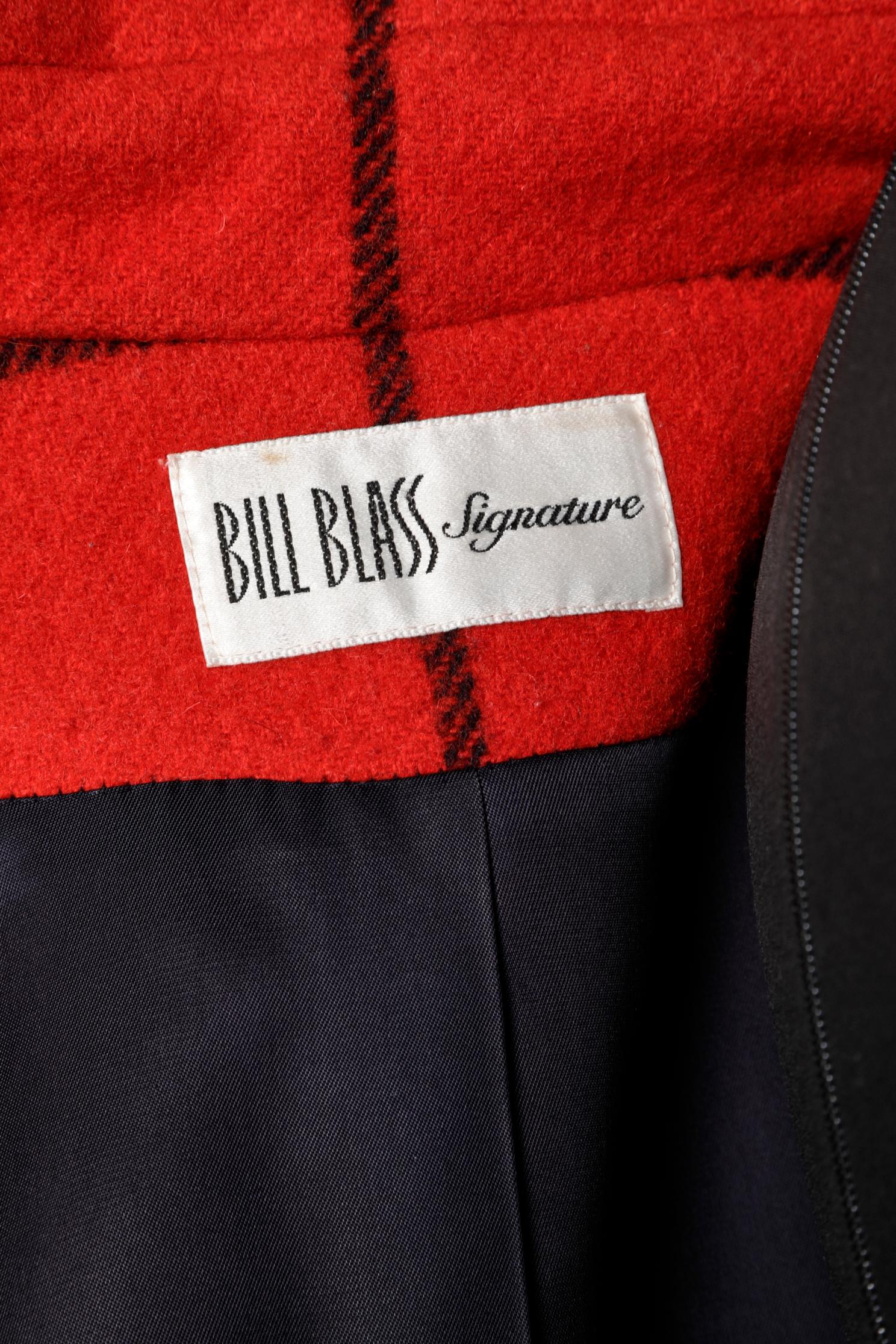 Red and navy check plaid coat Bill Blass Signature  In Excellent Condition For Sale In Saint-Ouen-Sur-Seine, FR