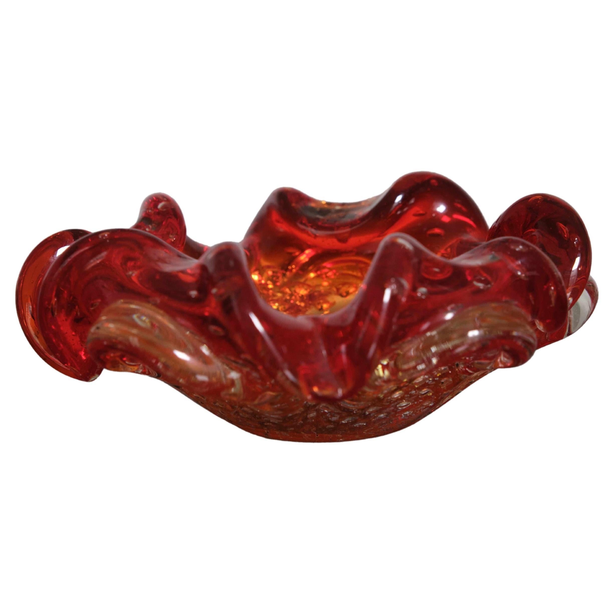Cuenco de cristal de Murano rojo y translúcido, Italia, años 50