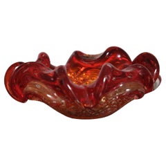 Cuenco de cristal de Murano rojo y translúcido, Italia, años 50