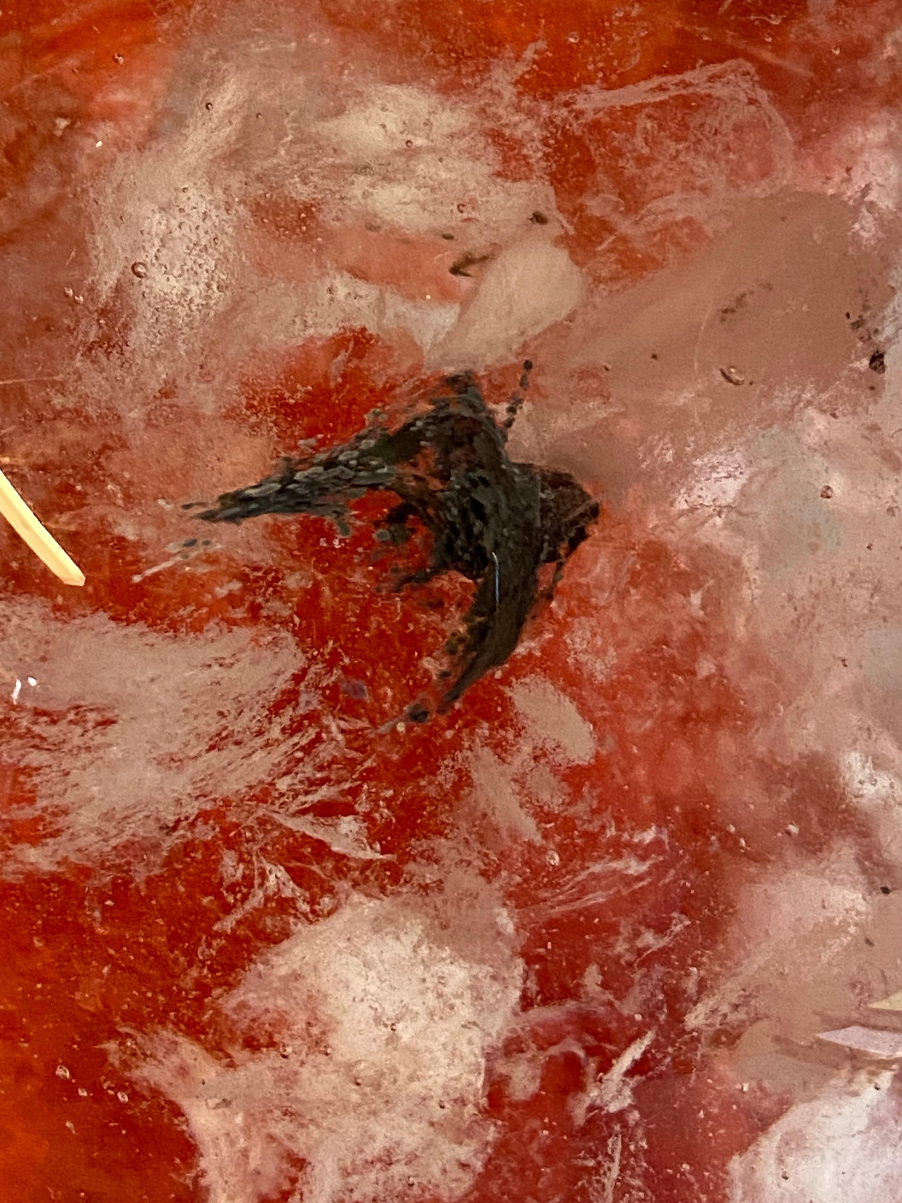 Rote und weiße Kristallglaskugel im Angebot 3