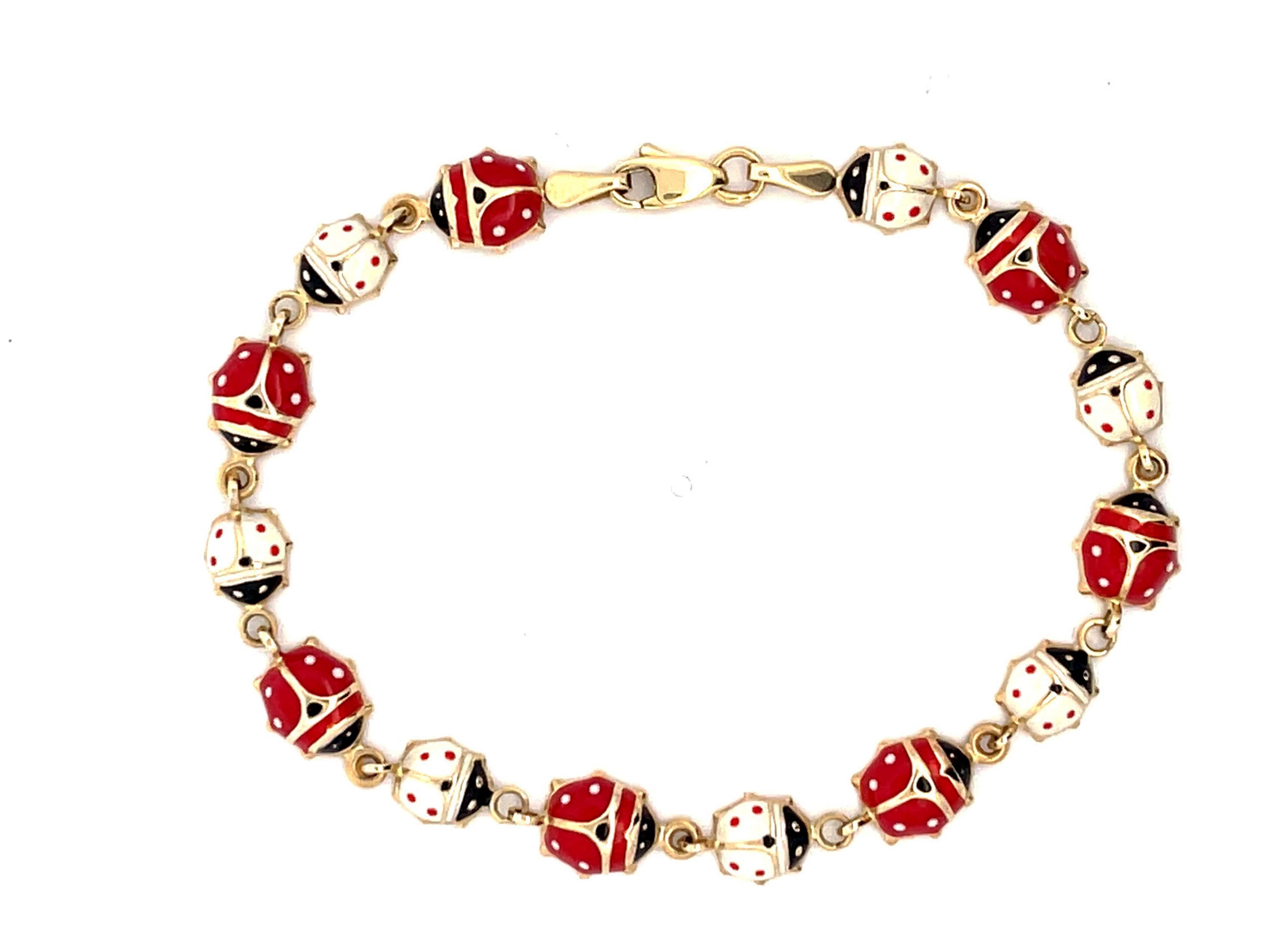 Bracelet coccinelle en émail rouge et blanc en or jaune 14k Excellent état - En vente à Honolulu, HI