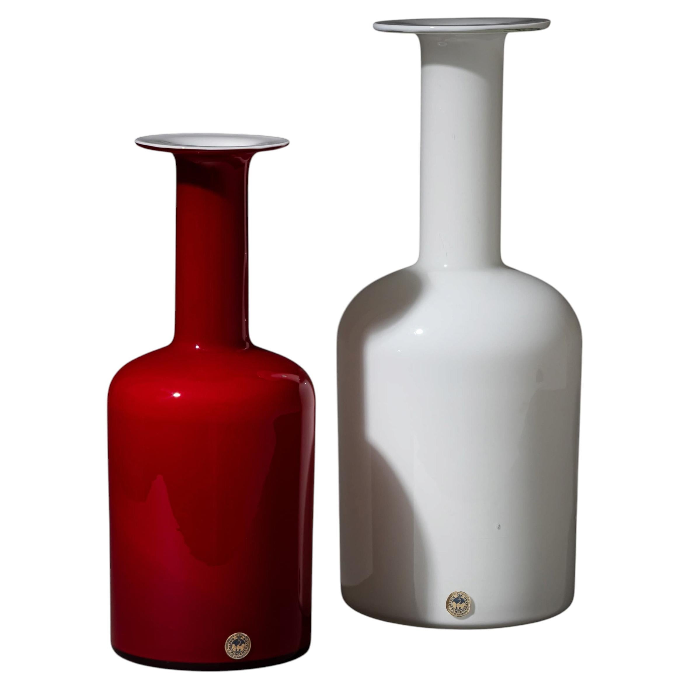 Vasi in vetro rosso e bianco di Otto Brauer per Holmegaard, Danimarca, anni '60 in vendita