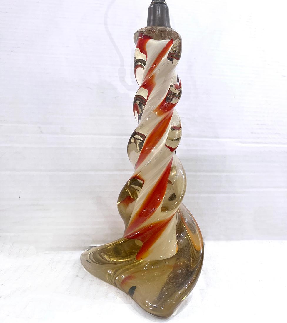Red and White Murano lamp In Good Condition For Sale In New York, NY