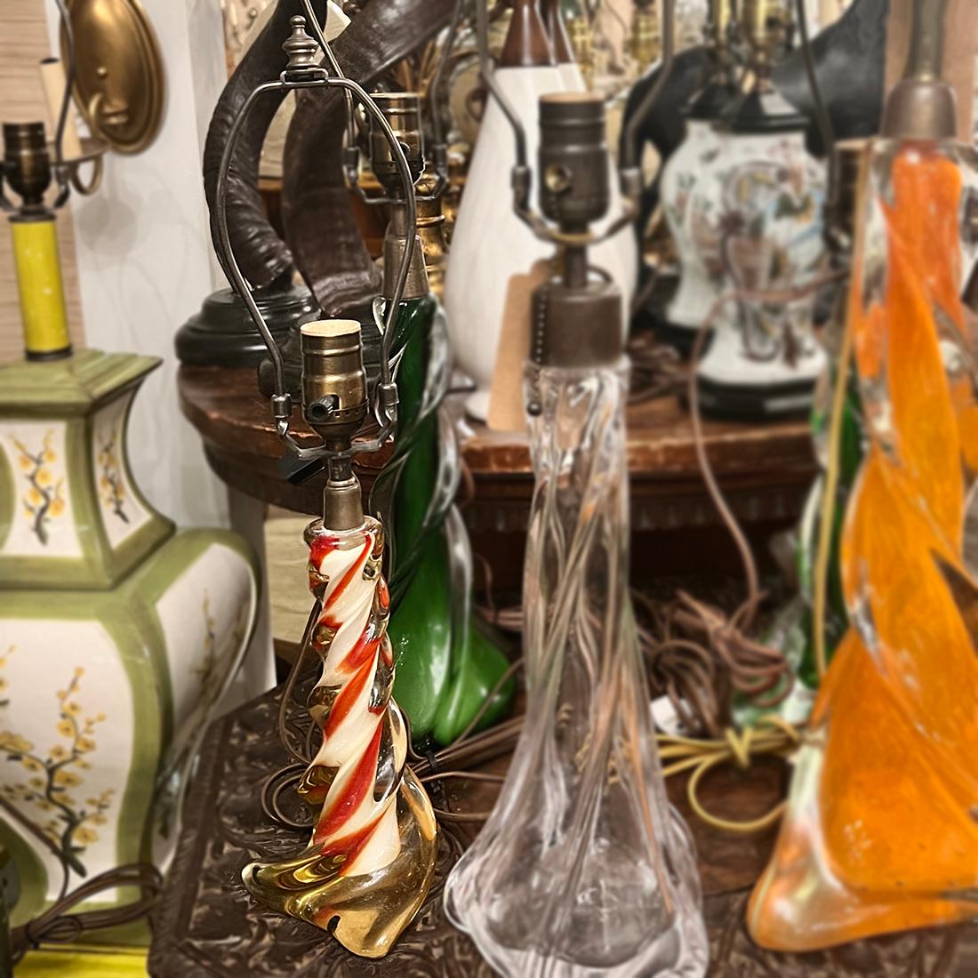 Mid-20th Century Red and White Murano lamp For Sale